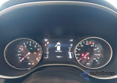 2018 Jeep Compass Latitude 4X4 z USA, uszkodzony, nr VIN 3C4NJDBB9JT185971